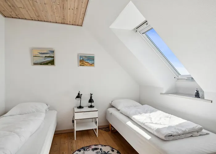 Semesterbostad Stunning In With 9 Bedrooms And Internet