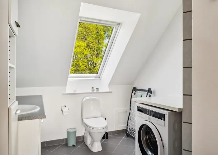 Semesterbostad Stunning In With 9 Bedrooms And Internet *