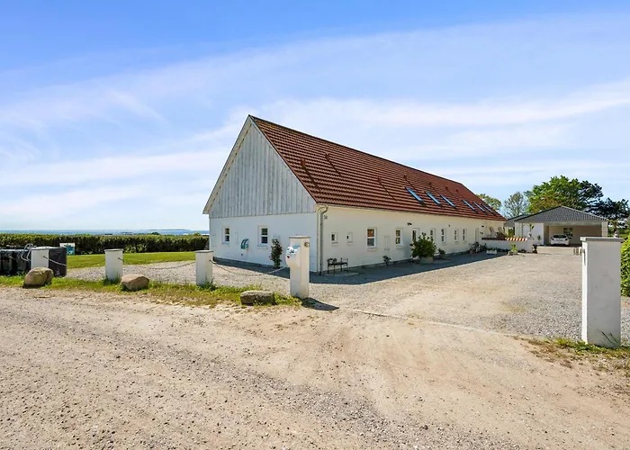 Semesterbostad Stunning In With 9 Bedrooms And Internet *